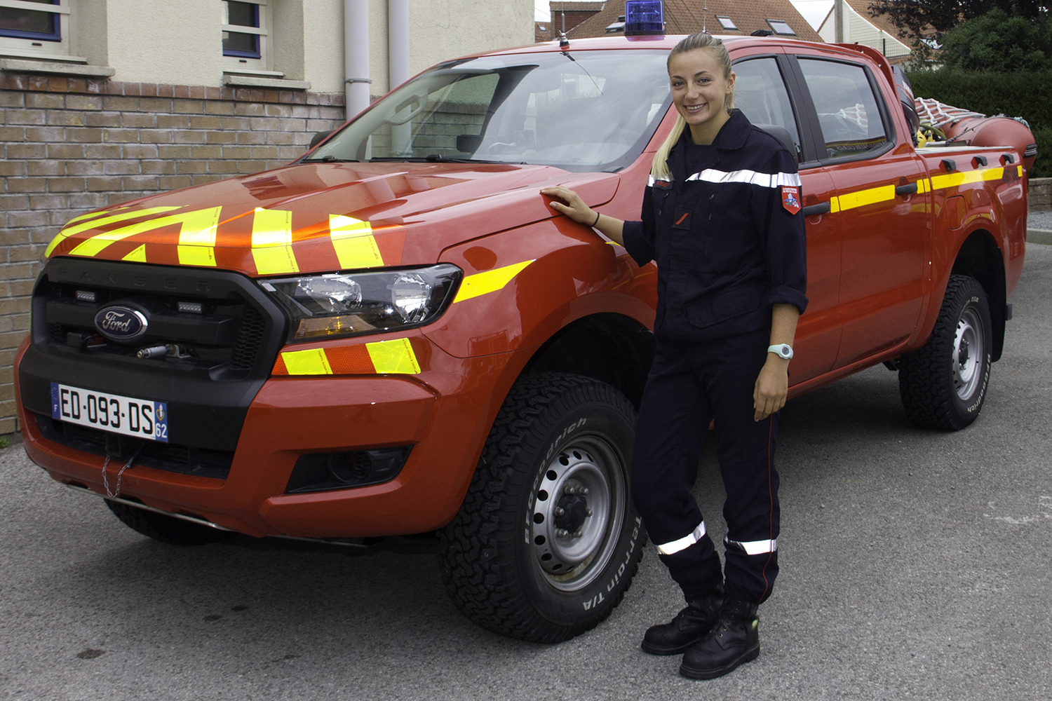 Manon a commencé pompier volontaire à la caserne de Marquise (62) avant de passer le concours de sapeur-pompier professionnel.
