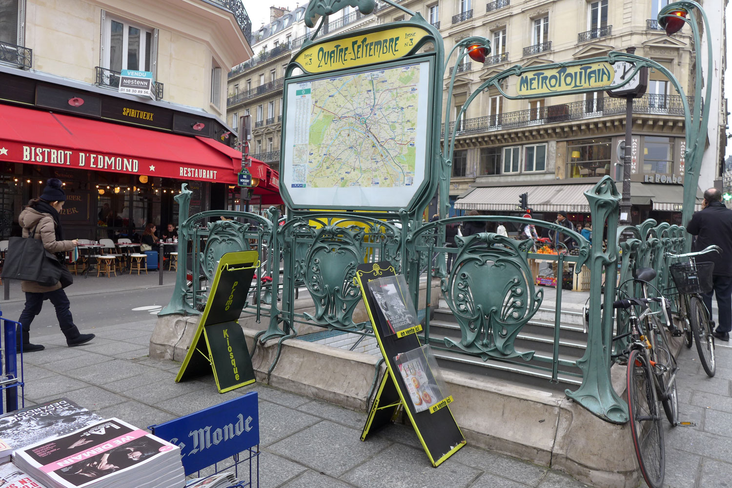 La station de métro du 4 septembre à Paris est la plus proche du bureau des Jeunes Européens France