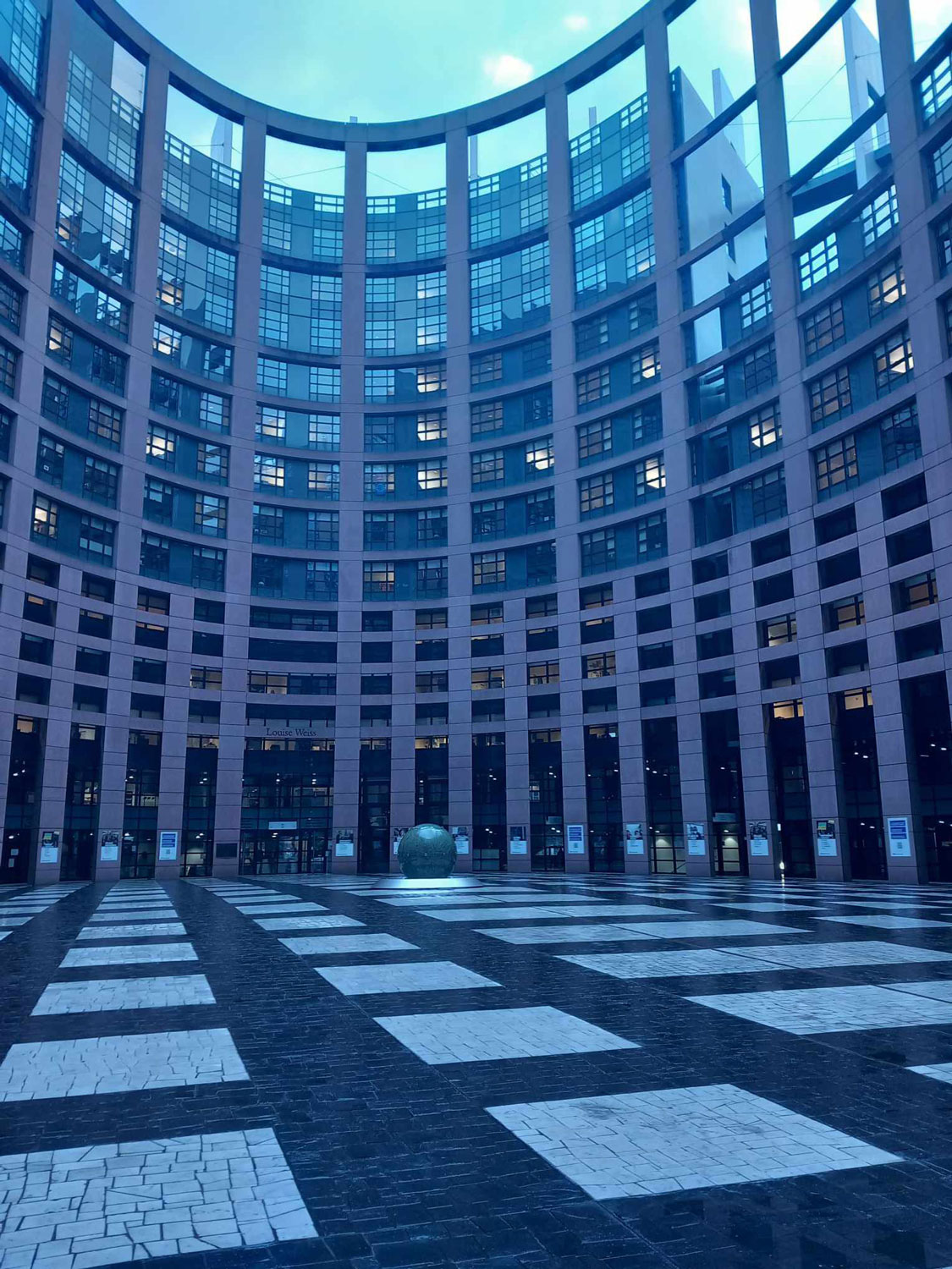 Cour intérieure du Parlement européen à Strasbourg © Globe Reporters