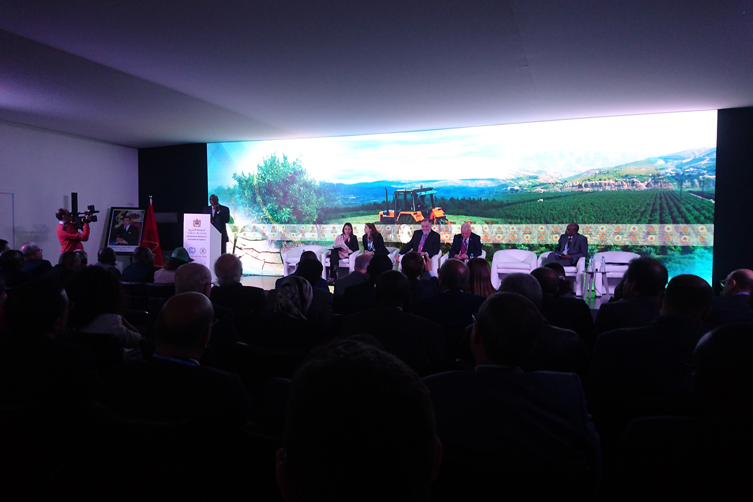 La conférence Sécurité hydrique pour une justice climatique était organisée au Pavillon marocain par le Ministère délégué chargé de l’Eau. 