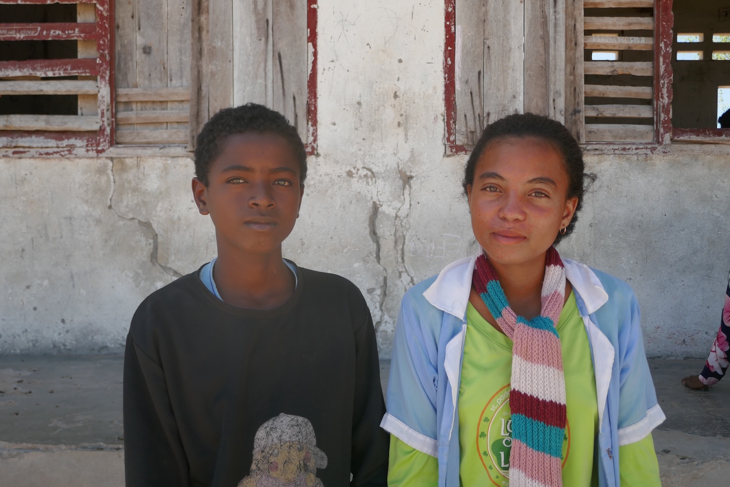 Robert SOALAZA et Tanissah FANJAMALALA, élèves de 3ème au collège public d’Itampolo répondent à nos questions sur l’eau potable © Globe Reporters