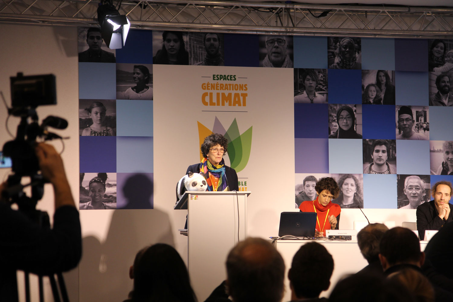 Isabelle Autissier lors d’une conférence à la COP 21
