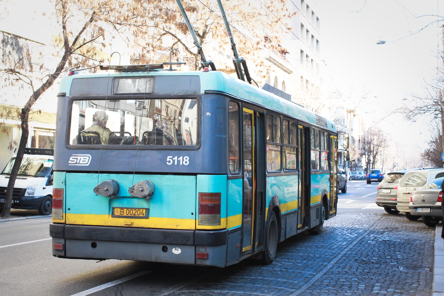 Un “trolley-bus” sur le Boulevard Dacia à Bucarest. © Globe Reporters