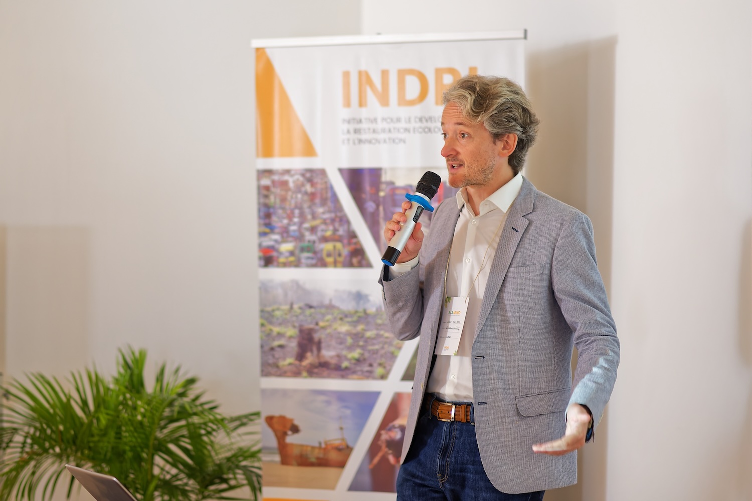 Jean-Philippe PALASI est co-fondateur et directeur exécutif d’INDRI Solutions, l’Initiative pour le Développement, la Restauration écologique et l’Innovation © Jean-Philippe Palasi