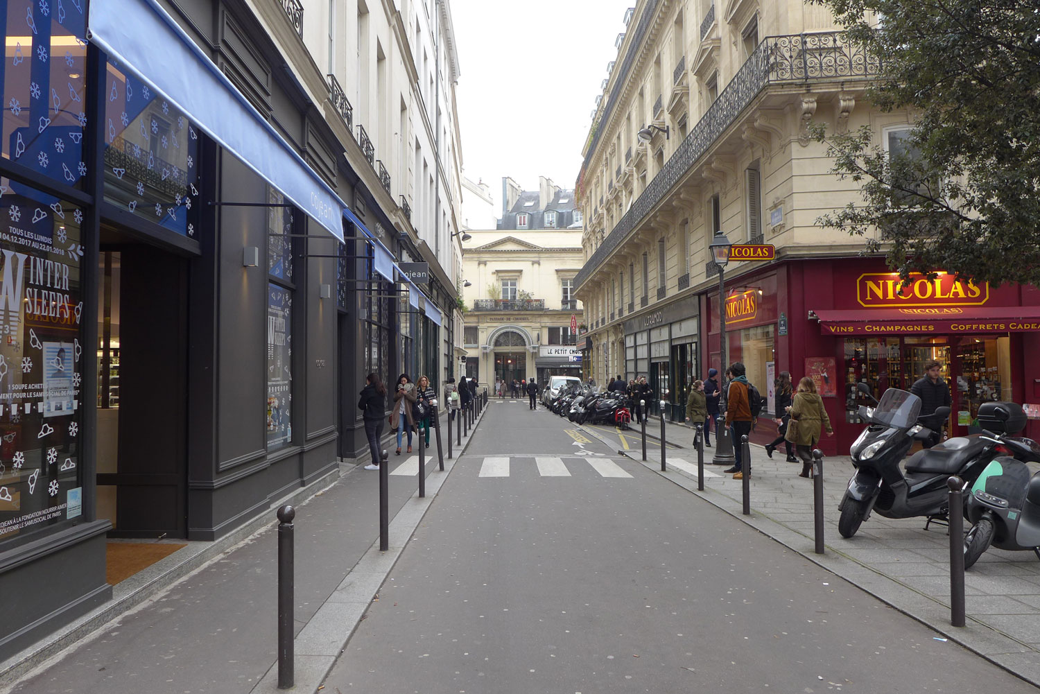 Le siège des Jeunes Européens France est une petite rue commerçante à quelques centaines de mètres de l’Opéra Garnier