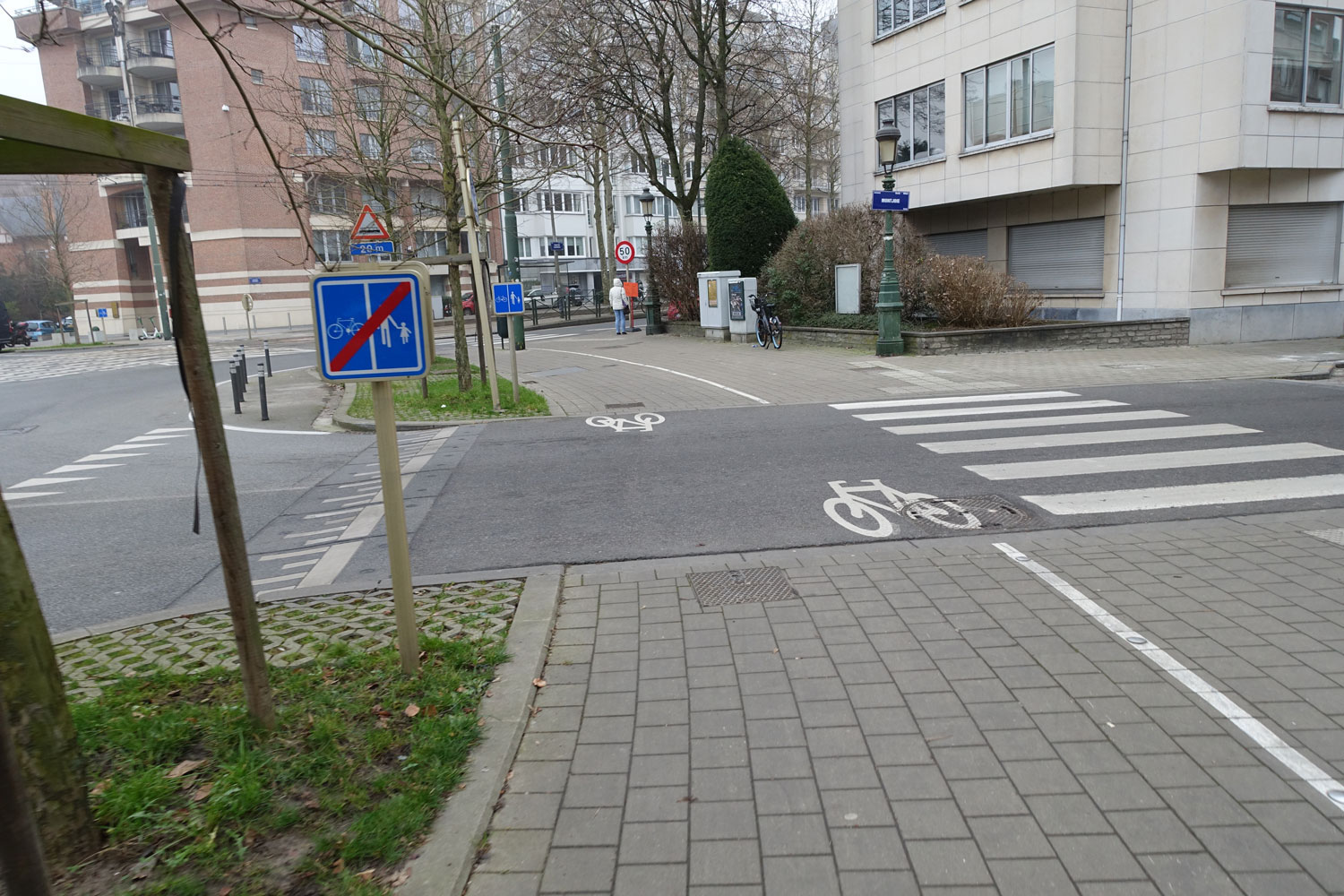 À Bruxelles, il y a de nombreux aménagements pour faire du vélo en toute sécurité © Globe Reporters