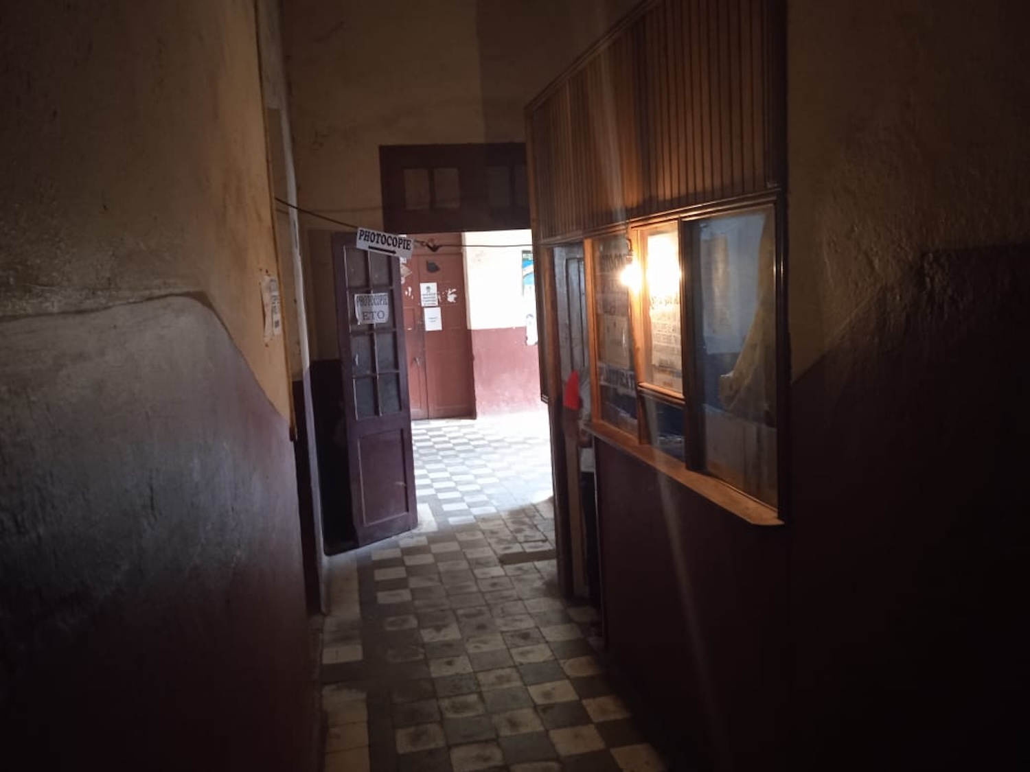 L’école d’Anakely, nom du quartier au centre d’Antananarivo, est un établissement grand et ancien © Globe Reporters