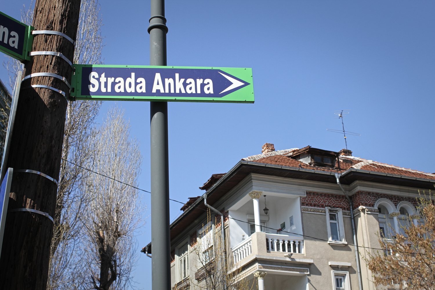 Les rues du quartier portent des noms de capitales. Ici, la “rue d’Ankara”, capitale de nos globe-reporters turcs. © Globe Reporters