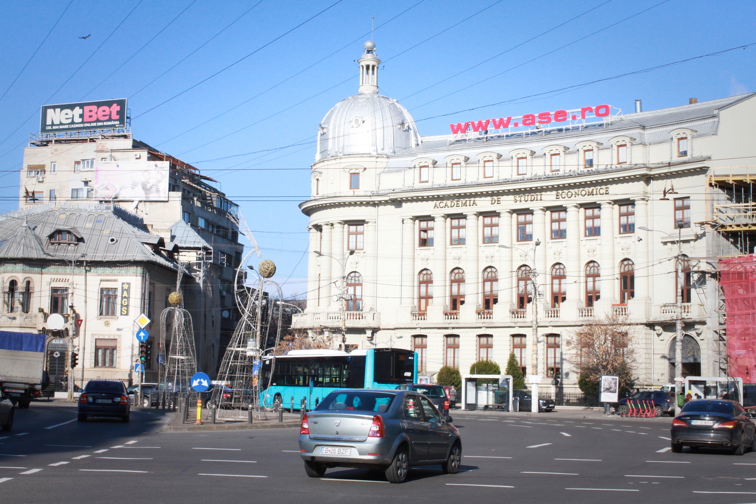La Place Romaine à Bucarest. © Globe Reporters