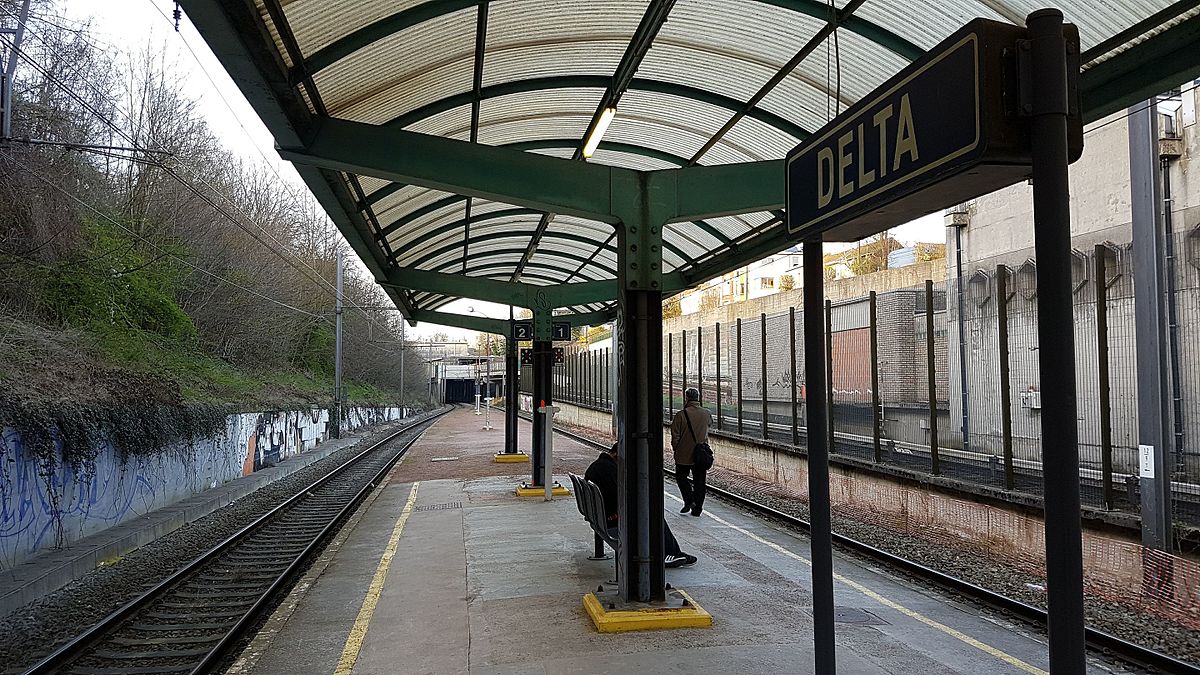 « Prendre le métro jusqu’à la station Delta, puis se diriger vers le bâtiment NO, un affreux bloc en granit noir ». La description avait le mérite d’être claire ! 