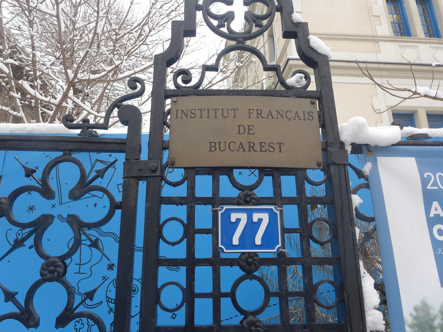L’institut est situé au n°77 du boulevard Dacia, dans le centre de Bucarest.