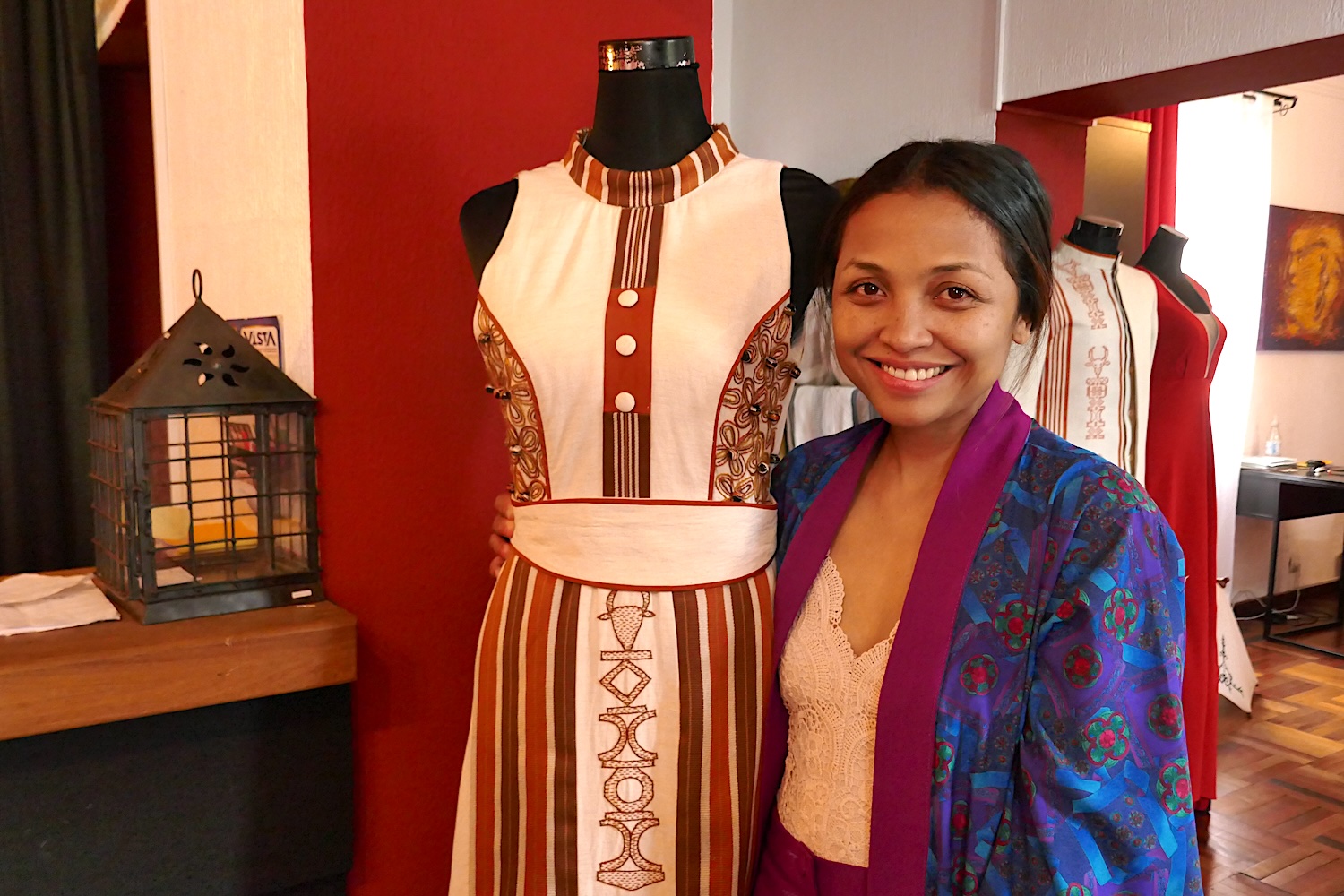 Sitraka Harimalala RAKOTOASIMBOLA, Sih Rakout, est une styliste autodidacte © Globe Reporters
