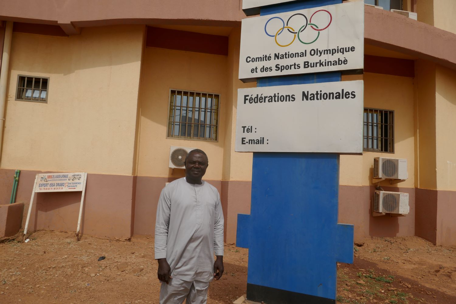 Au Comité National Olympique et des Sports Burkinabé, on peut retrouver les bureaux de toutes les fédérations de sport du pays © Globe Reporters