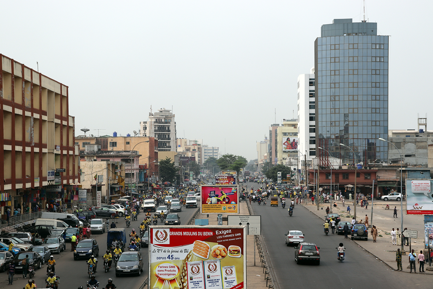 Une avenue de Cotonou.