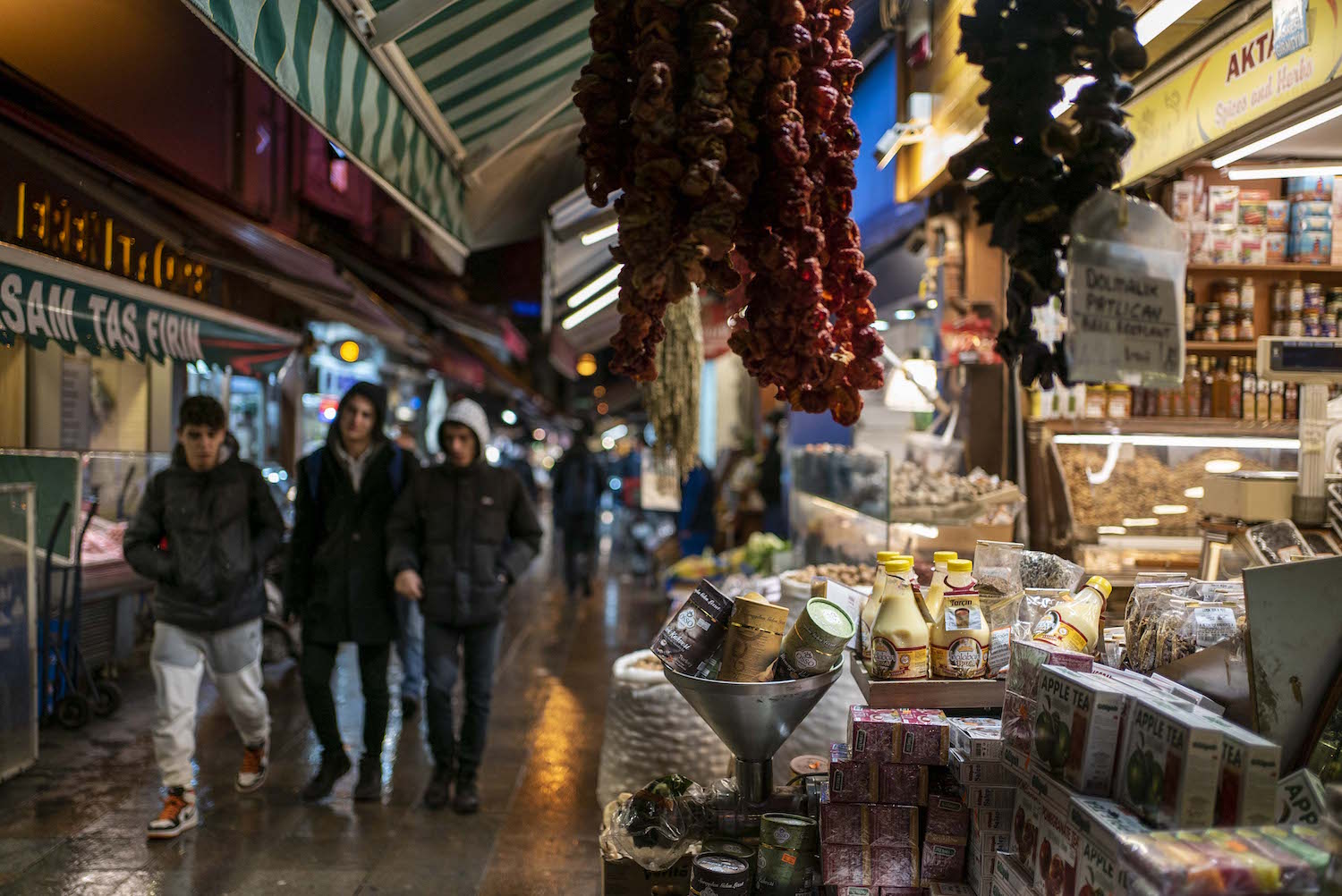Rendez-vous est donné dans le centre de Kadiköy. Il y a un marché, ouvert jusqu’à tard ! © Globe Reporters