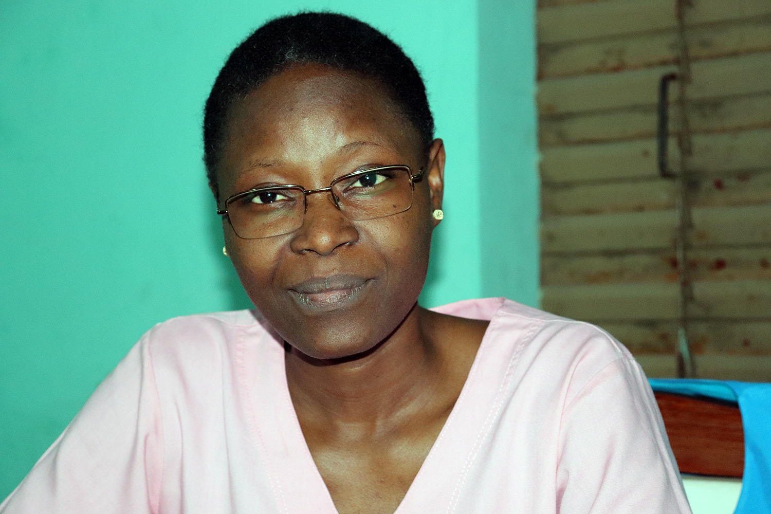 La Docteur Firmine KPELLY travaille dans la clinique privée Nassera, située dans le quartier le plus peuplé de Natitingou. 