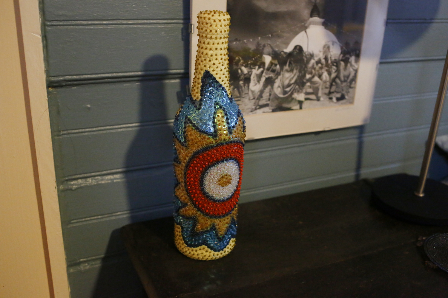 Une bouteille vaudou d’Haïti, remplie d’un liquide utilisé lors de rituels pour honorer les esprits © Globe Reporters 