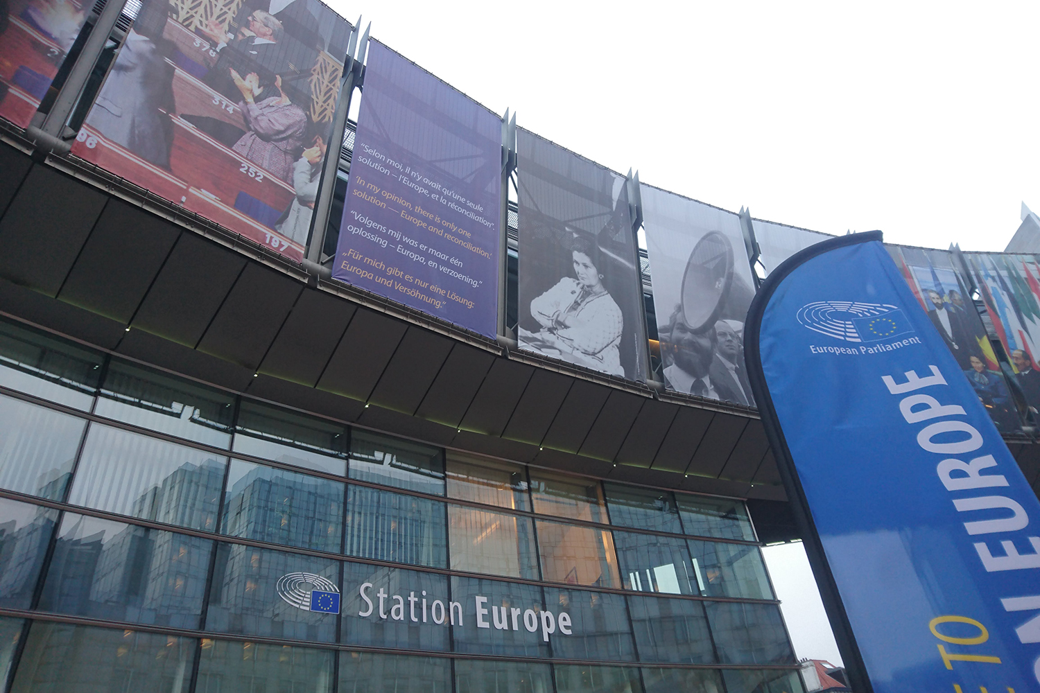 La Station de l’Europe en face du Parlement et une exposition sur Simone Veil