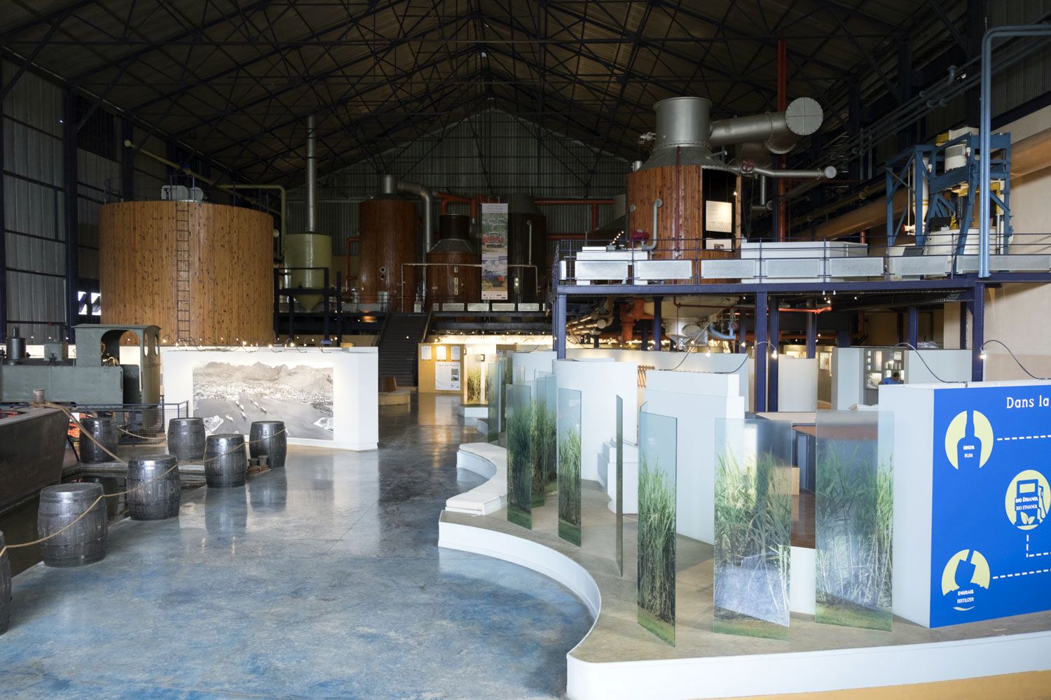 Le Musée a pris place dans l’ancienne usine sucrière de Beau Plan dont la machinerie a été conservée.