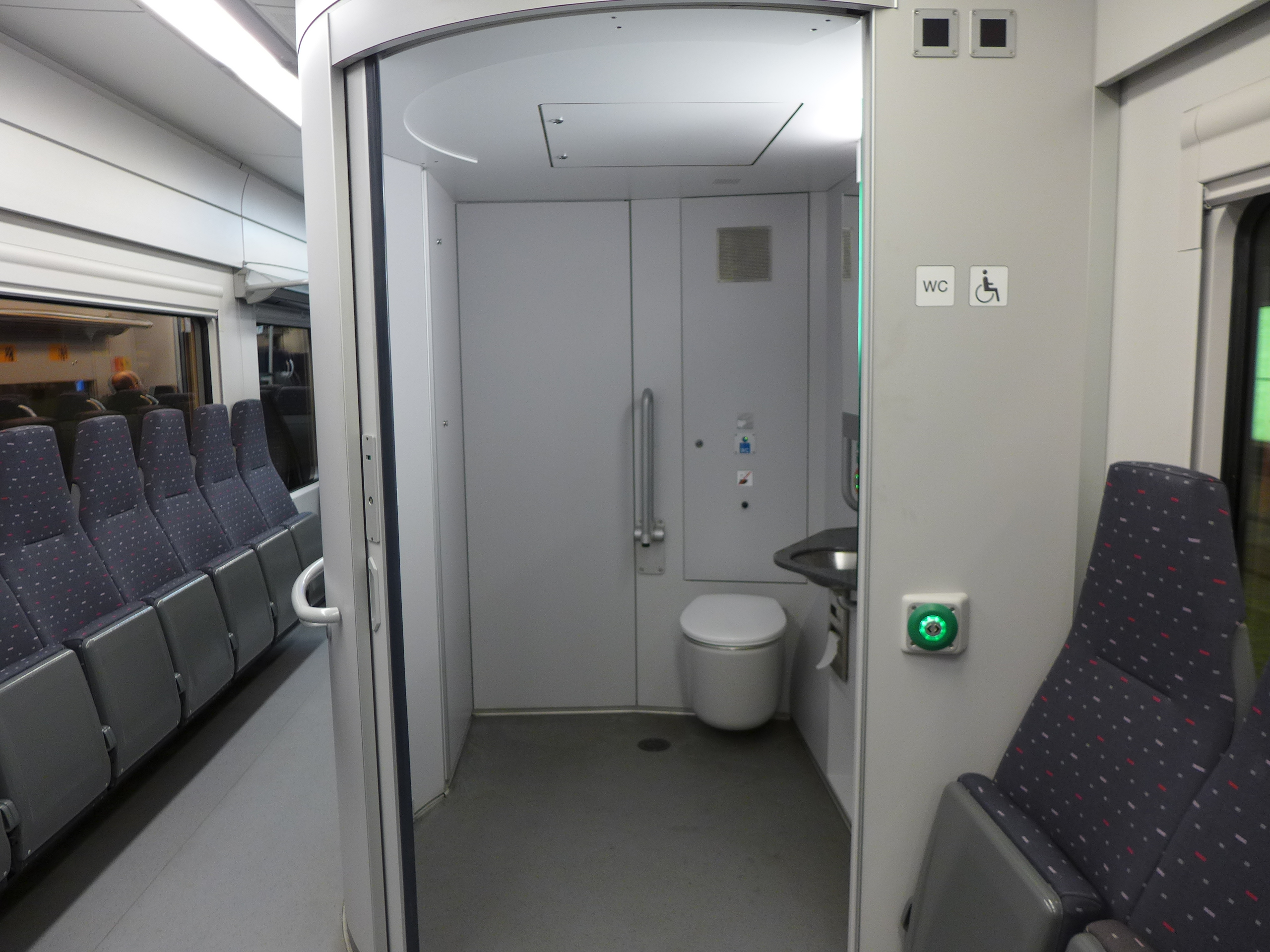 Les trains modernes ont une décoration plus sobre, mais par contre les toilettes sont tops © Globe Reporters 