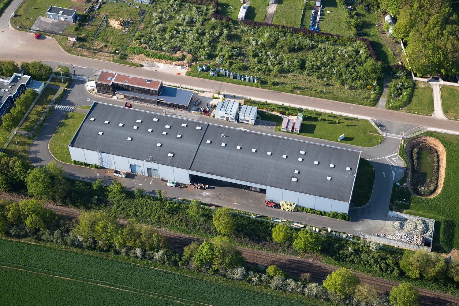 Vue aérienne du bâtiment de la Direction de la calorisation et de la collecte des déchets et du centre de tri © Agglomération du Pays de Dreux