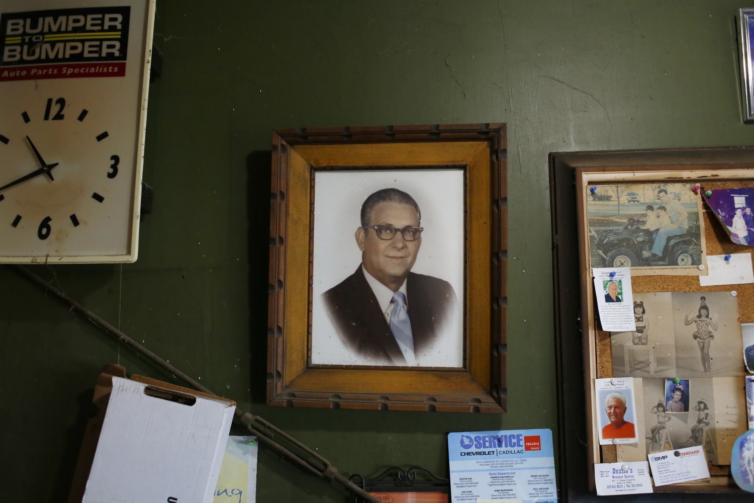 Le portrait de Bud, le père de Ray, qui a ouvert le garage © Globe Reporters 
