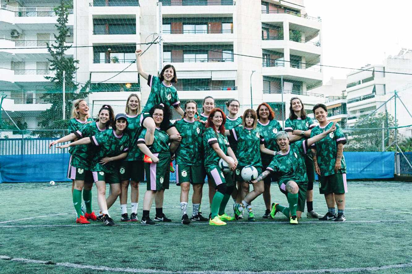 L’équipe de football féminine du FC Abalos, à Athènes © Akim-Yannis TSATSOULIS