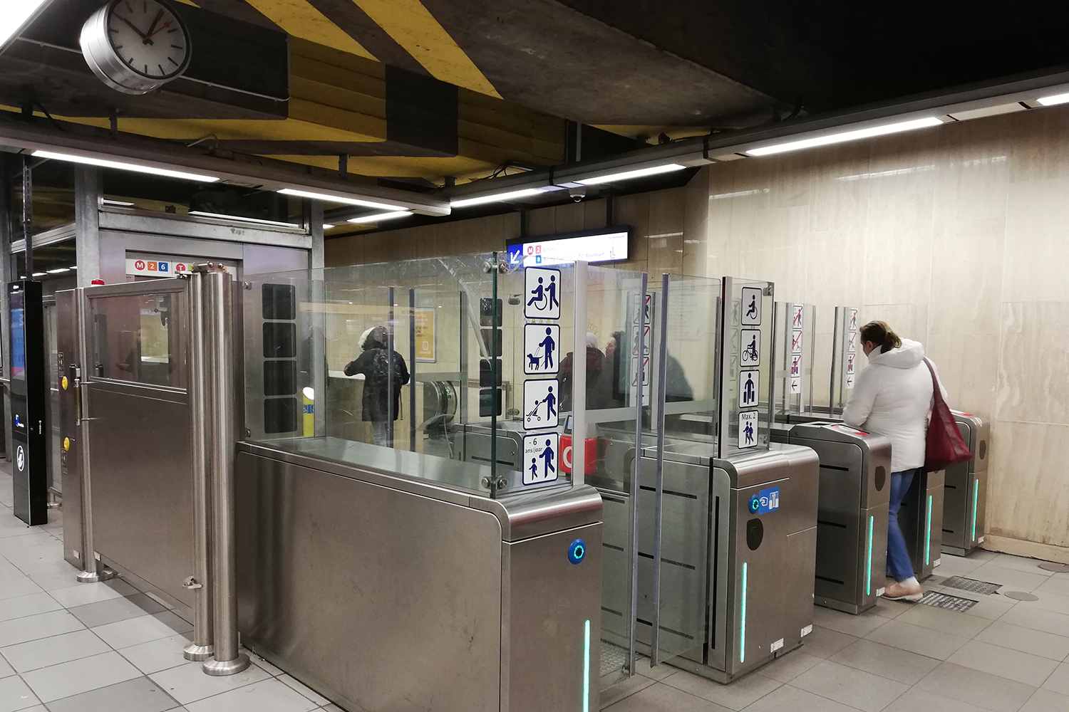 Arrivée à Bruxelles, il faut prendre le métro pour rejoindre l’arrêt Maelbeek.