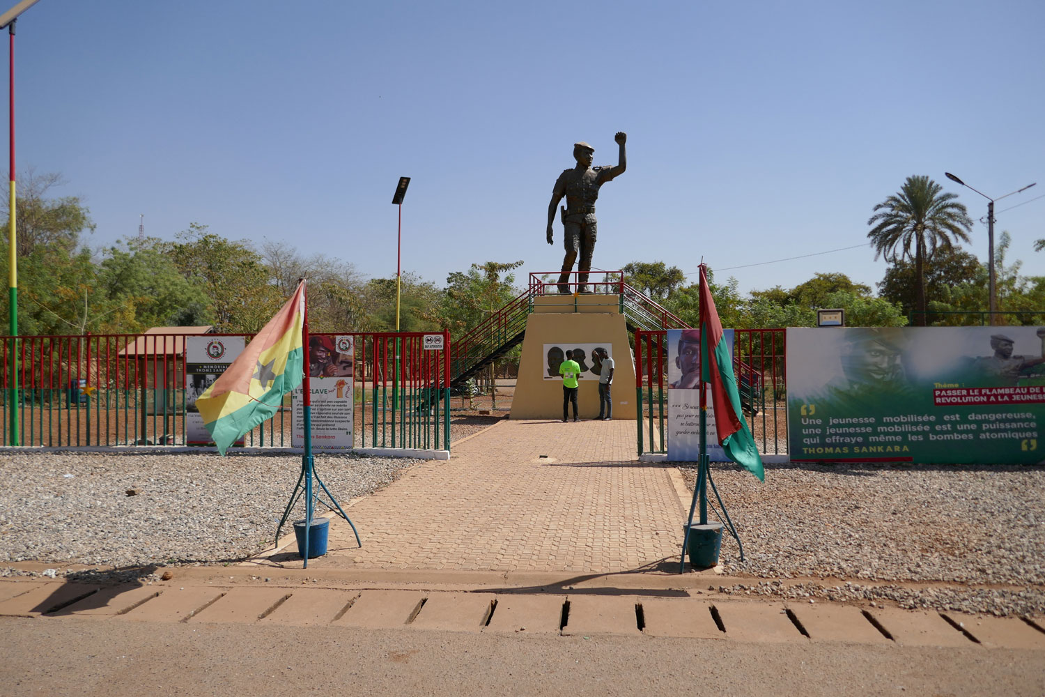 Le Mémorial de Thomas SANKARA est un des lieux symboliques de Ouagadougou, connu aussi pour la statue géante du leader burkinabé qui mesure 5 mètres de haut © Globe Reporters