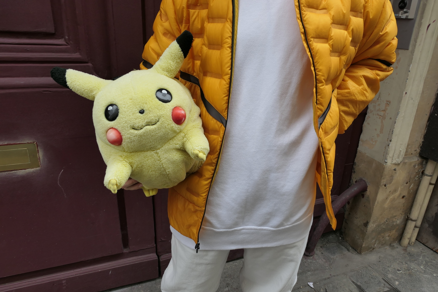Pikachu est la mascotte de Camille, le Pokémon joufflu est sur toutes ses photos © Globe Reporters 
