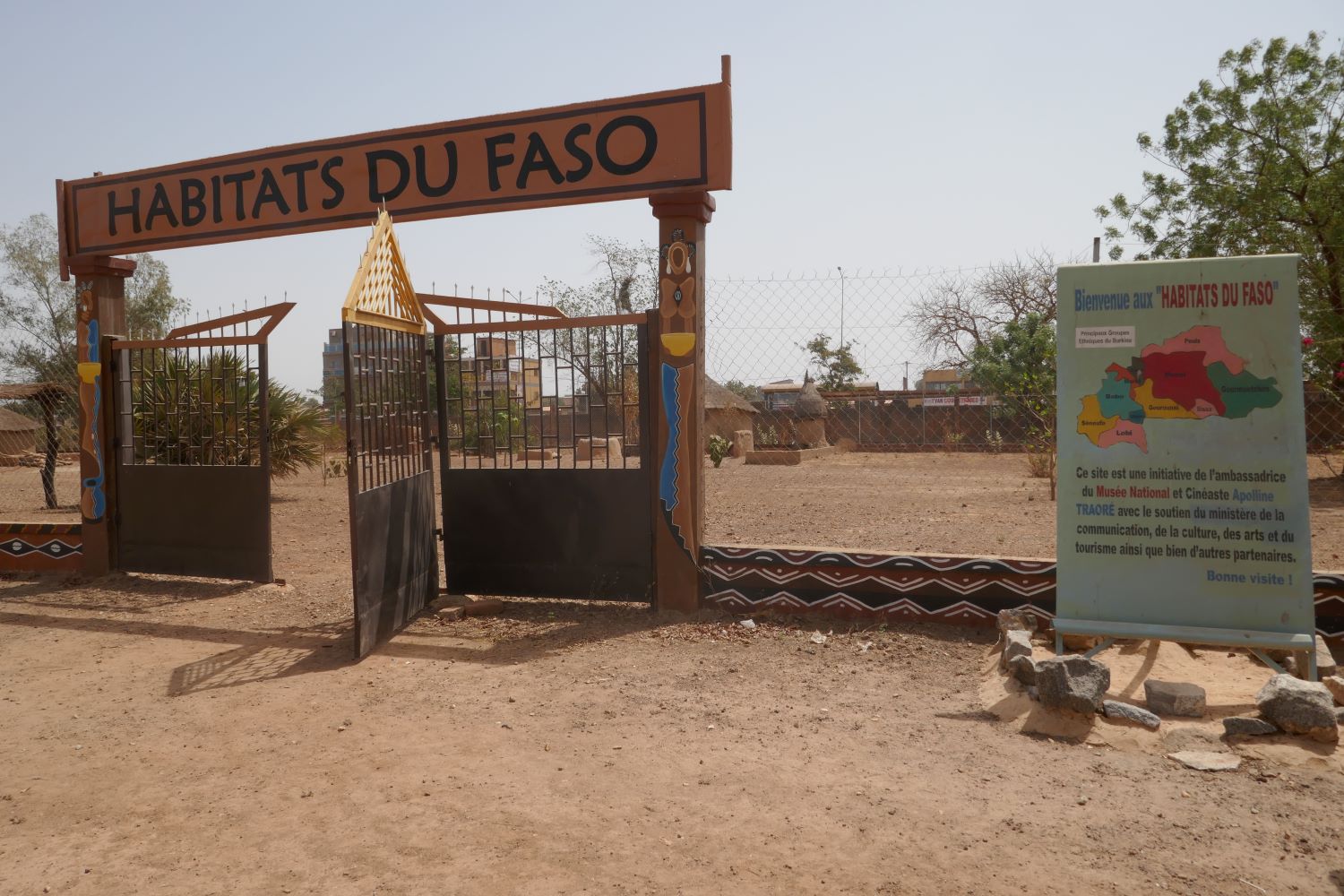 « Habitats du Faso » est un espace en plein air dédié aux différentes ethnies et peuples de Burkina Faso et leurs différents types d’habitats © Globe Reporters