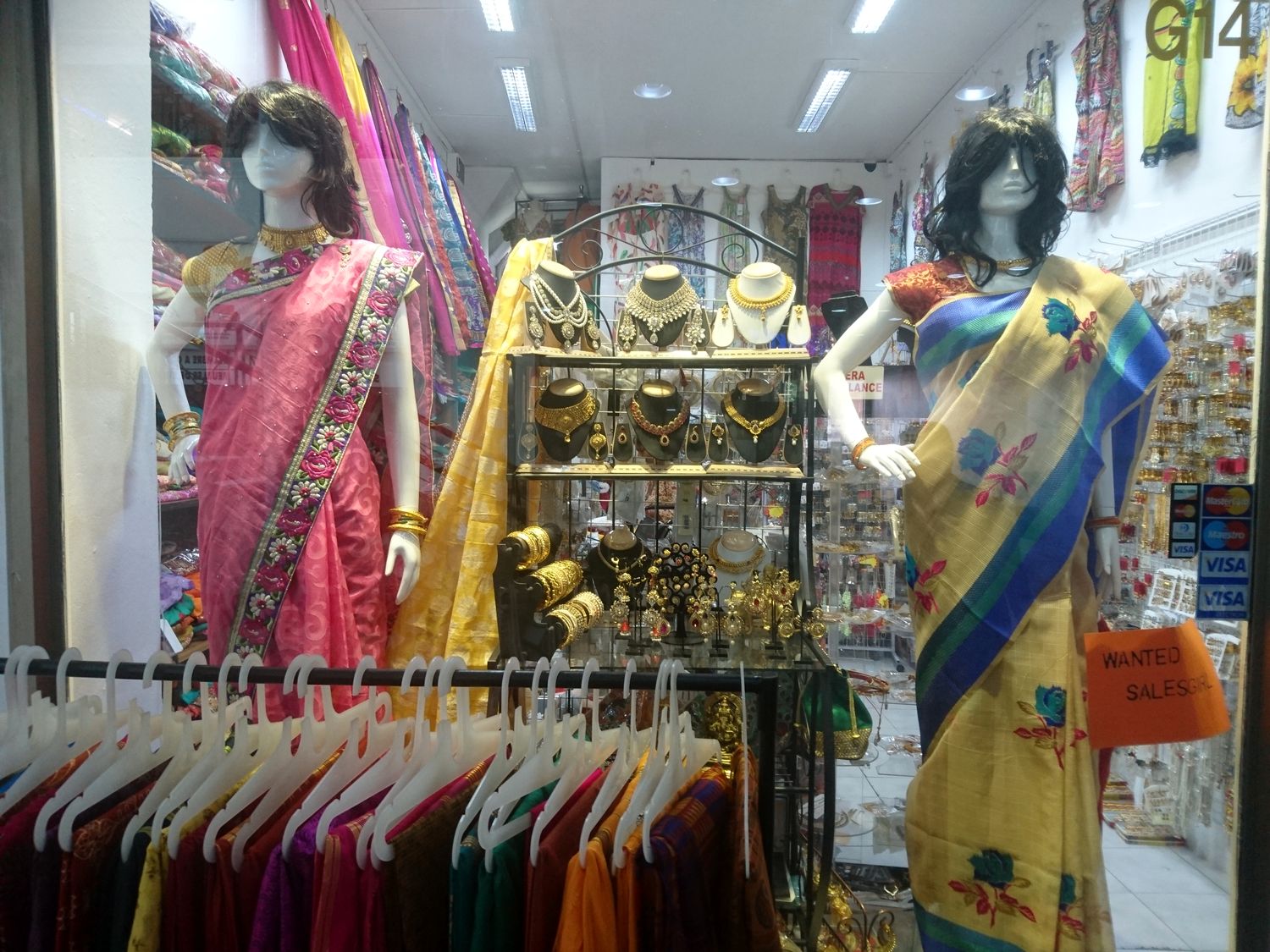 Le sari est un des vêtements traditionnels des femmes en Inde.