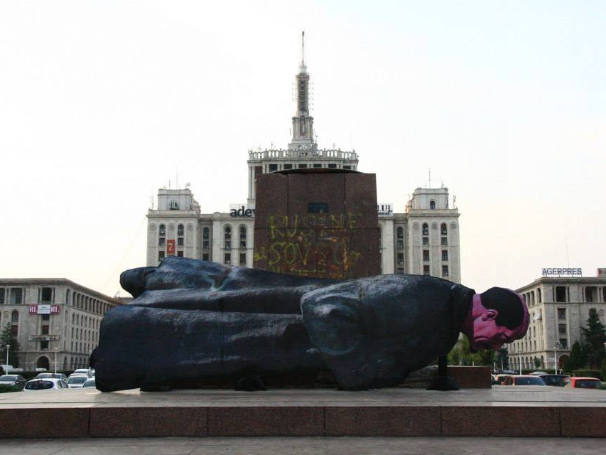 « Somnul lui Lenin » (« Le sommeil de Lénine »), de Mihai ZGONDOIU.