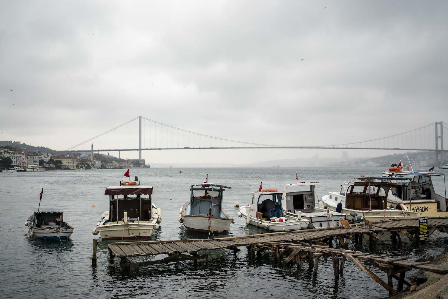 Plusieurs pêcheurs “garent” leur bateau ici © Globe Reporters