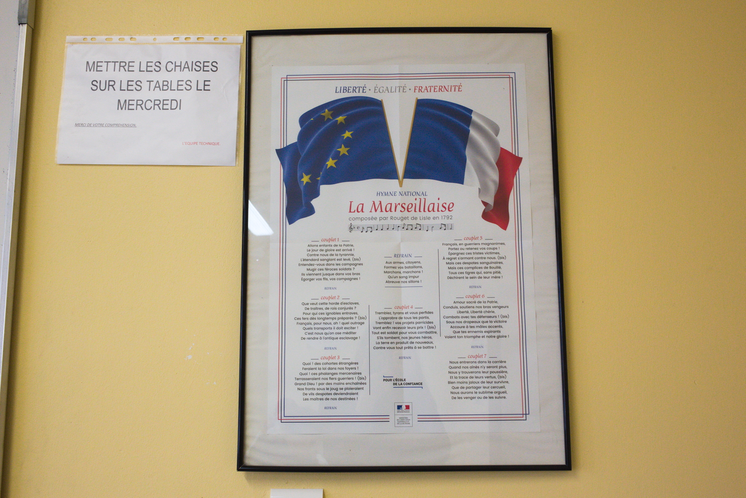 La Marseillaise, l’hymne de la République française, affichée dans la classe © Globe Reporters