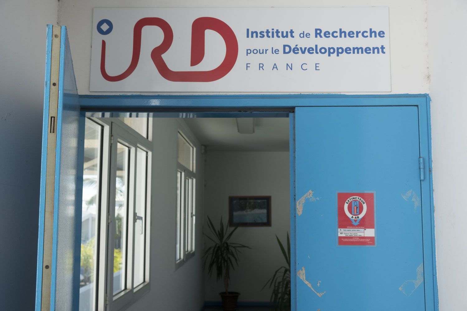 Le couloir réservé aux bureaux des chercheurs de l’IRD.