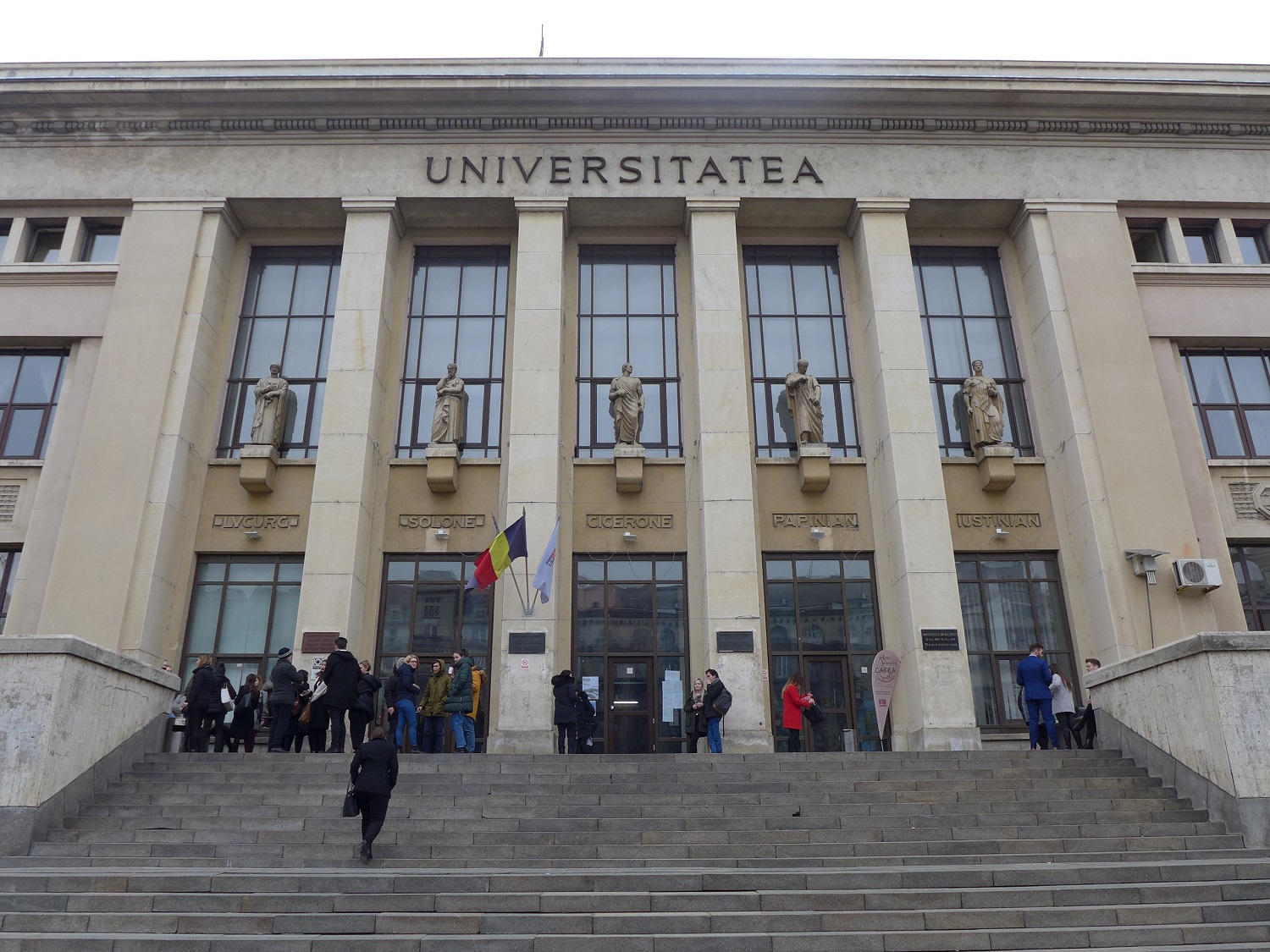 Le Collège juridique franco-roumain est situé à la faculté de droit de Bucarest.