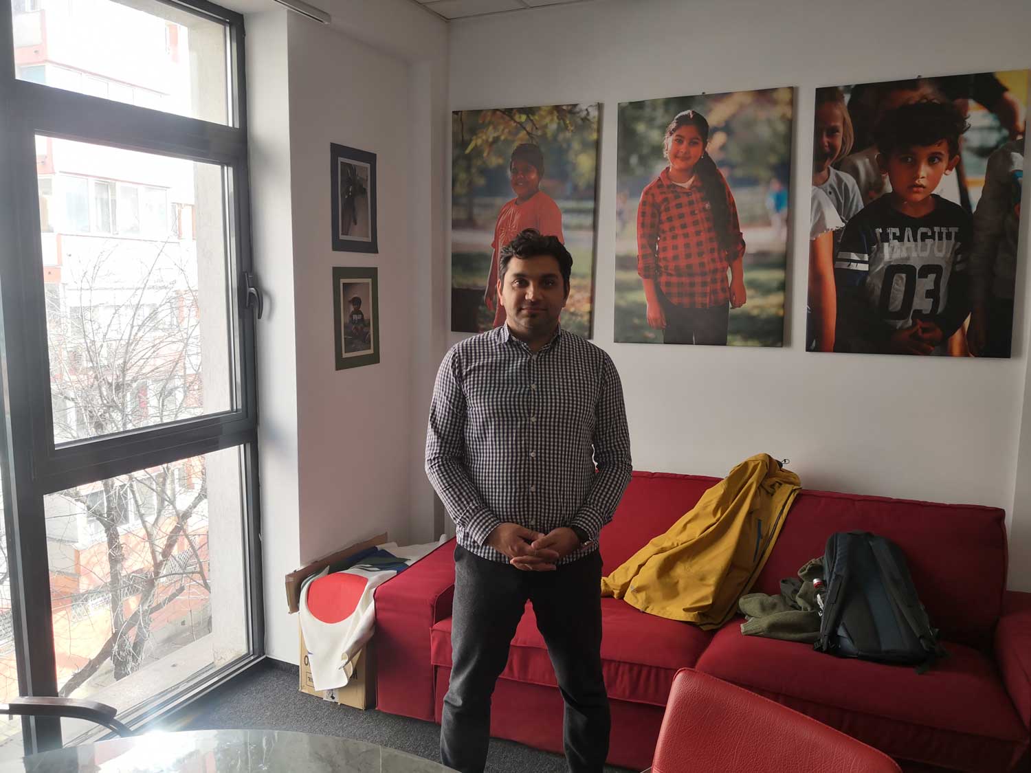 Alexandru a commencé sa carrière comme professeur de roumain avant de réaliser que son devoir était d’aider la communauté rom © Globe Reporters