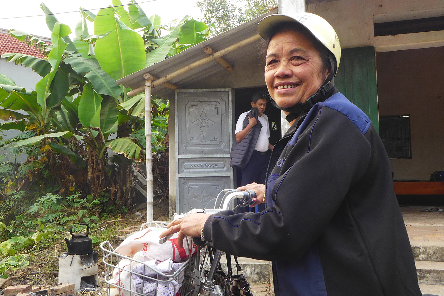 Vung, la tante de Hao, a 69 ans. Elle répond aux questions des globe-reporters sur l’importance de la famille au Vietnam.