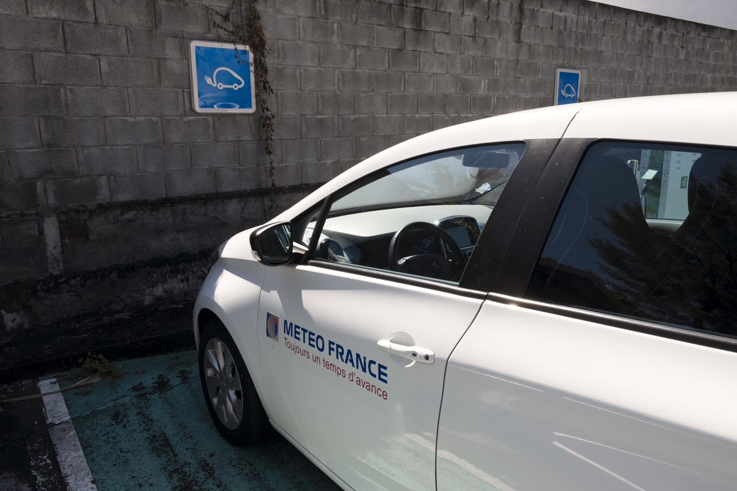 A Météo France, on roule en voiture électrique… Le climat, c’est sacré !