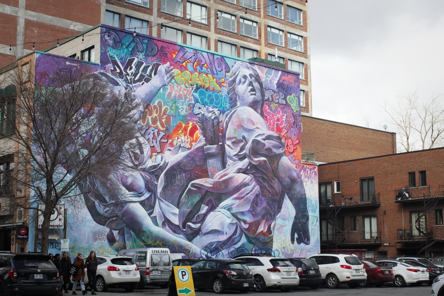 Une autre fresque immense près du boulevard Saint-Laurent.