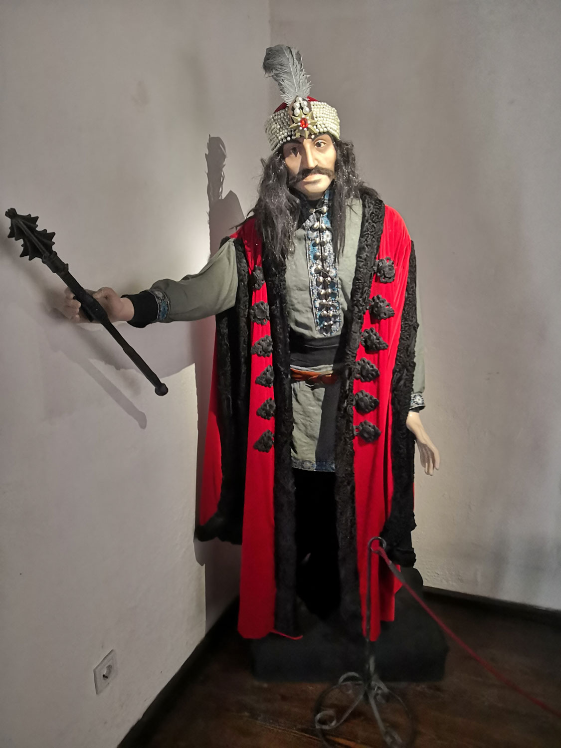Celui dont s’est inspiré Bram STOKER pour créer son personnage de Dracula : Vlad ŢEPES © Globe Reporters