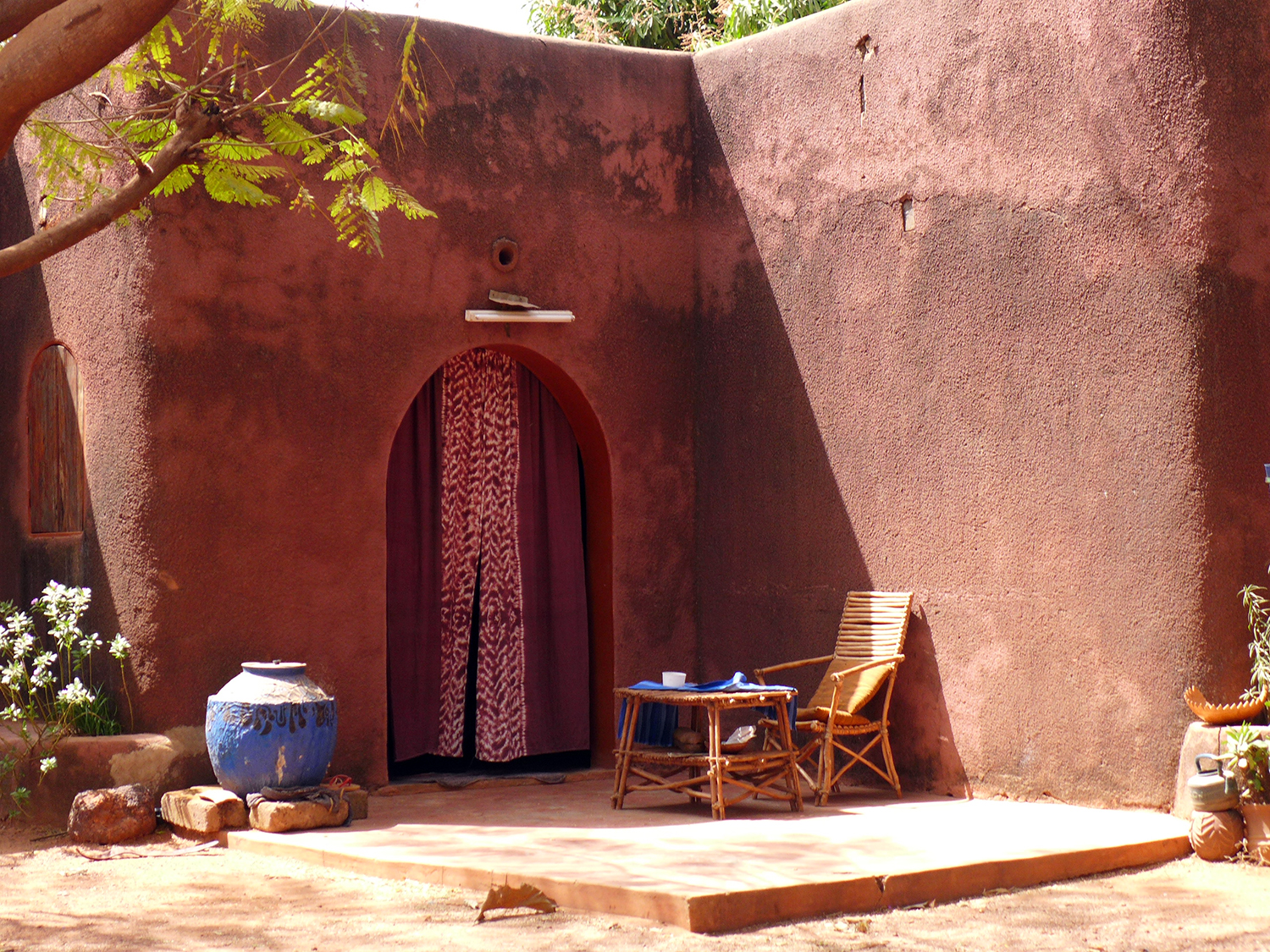 Pour avoir des ressources propres, l’association Kafuli a une petite maison d’hôtes.