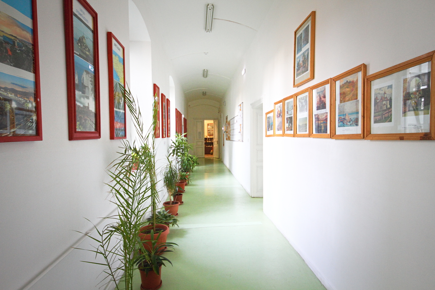 Les couloirs du lycée © Globe Reporters