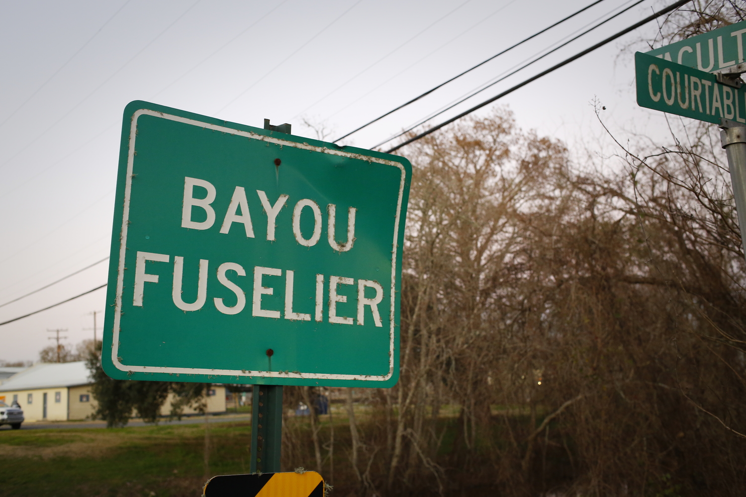 Panneau qui indique le bayou Fuselier vers Arnaudville © Globe Reporters
