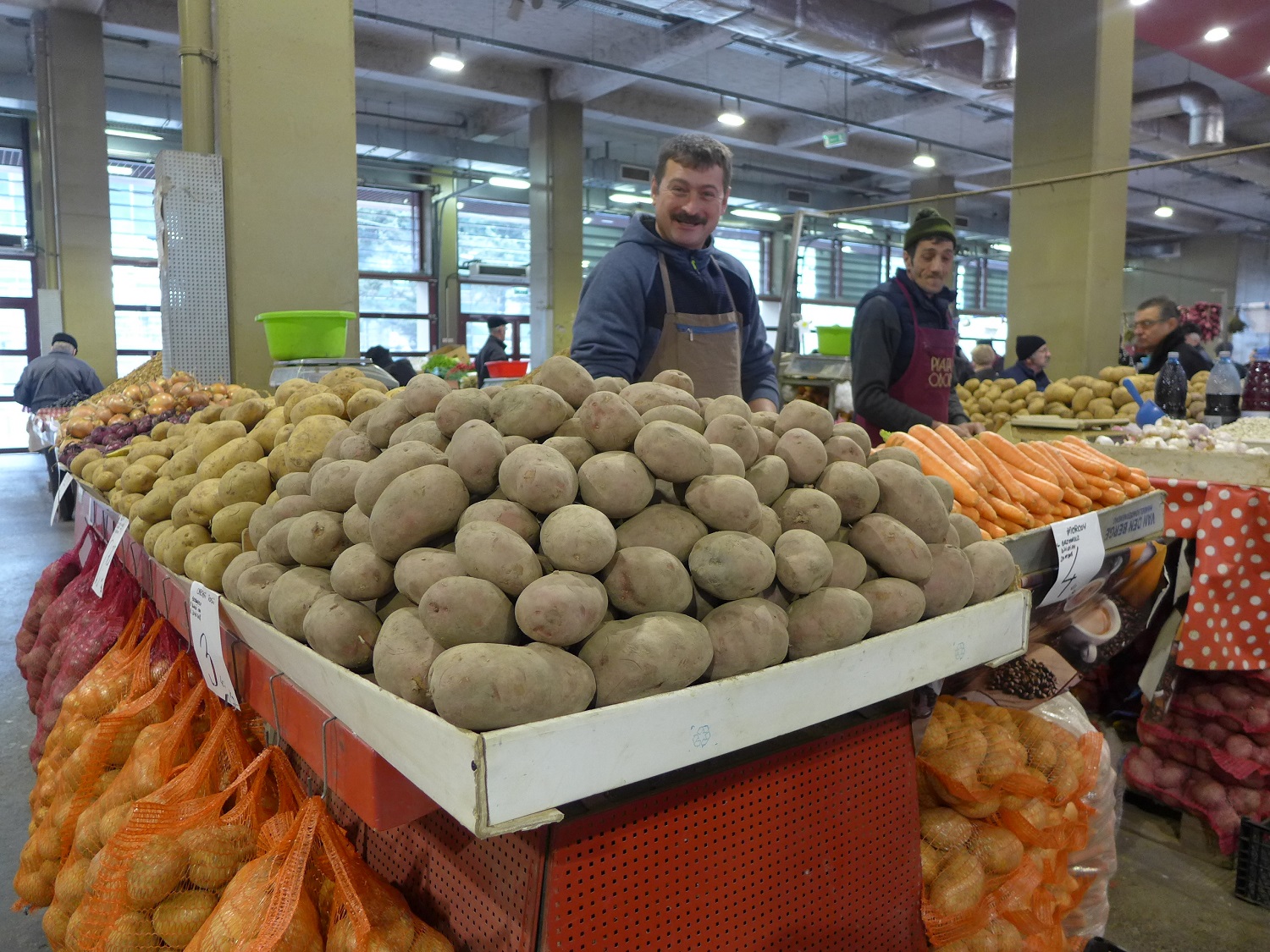 Au marché Obor, le plus grand marché de Bucarest
