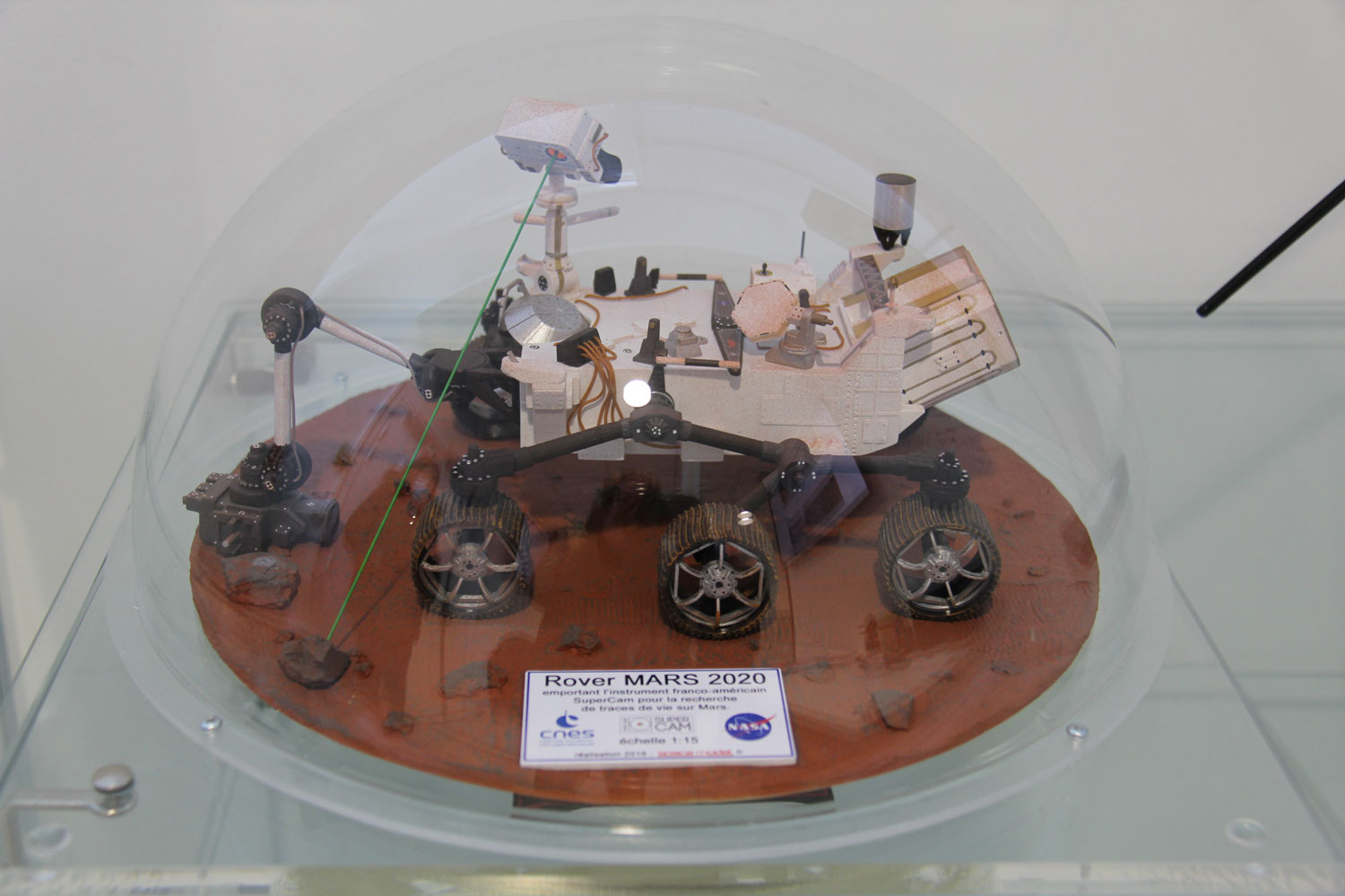 La maquette du rover PERSEVERANCE © Globe Reporters