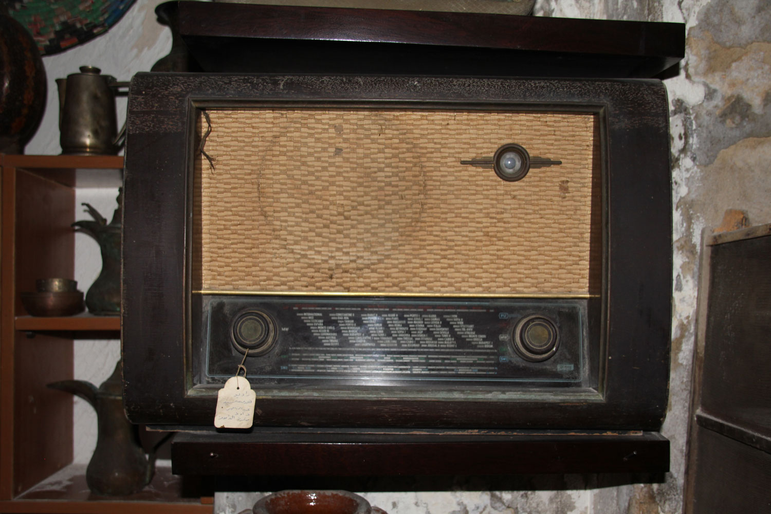 Une vieille radio © Globe Reporters