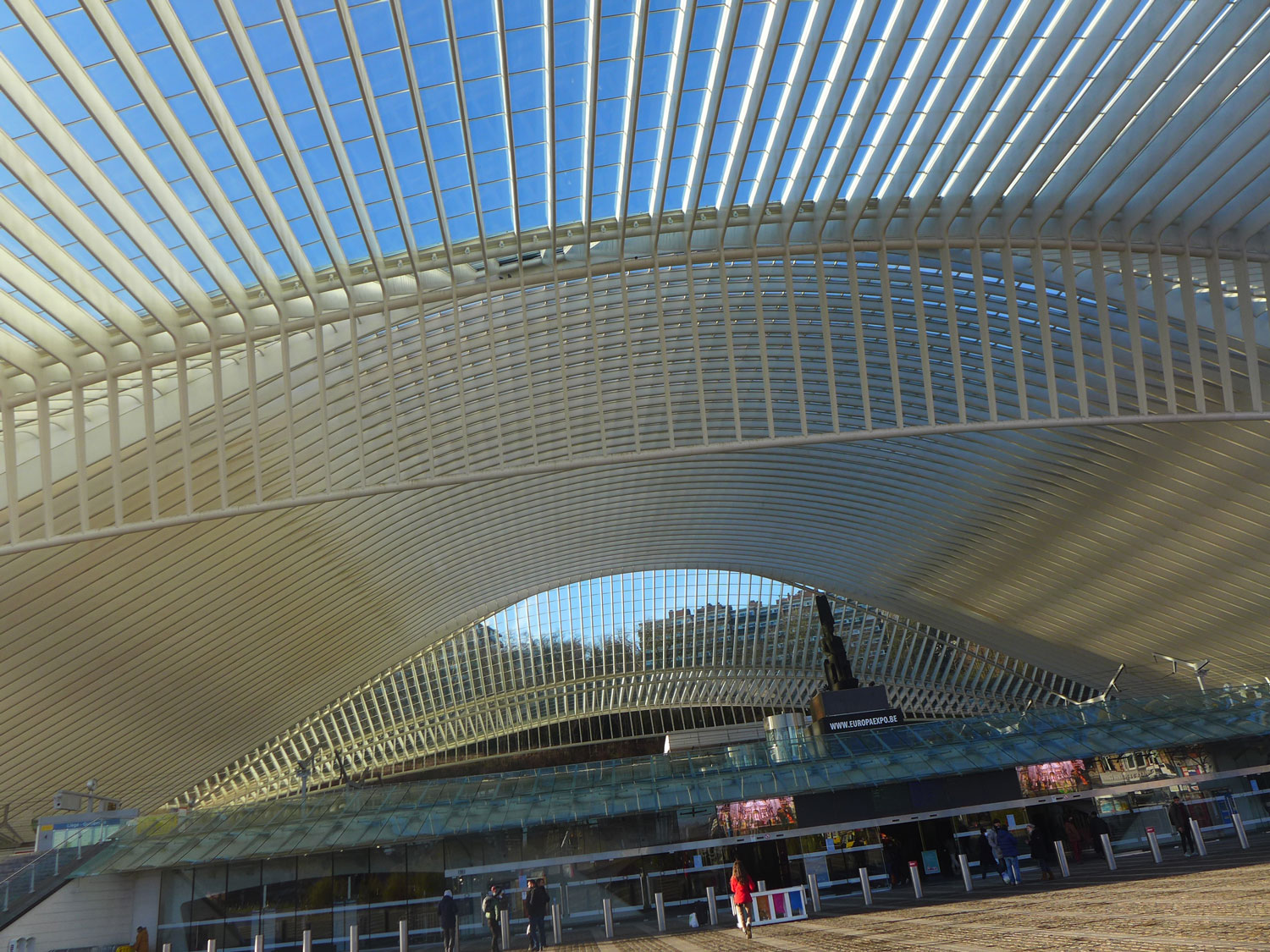 La gare de Liège-Guillemins propose une architecture moderne et aérée © Globe Reporters