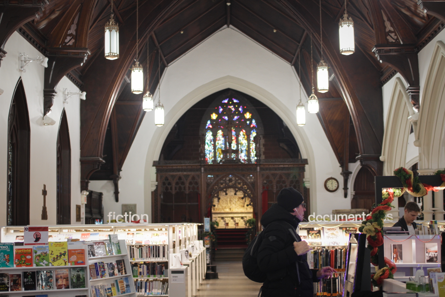 La bibliothèque Claire Martin est installée dans une église anglicane. De nombreuses églises sont transformées en lieux culturels à Québec.
